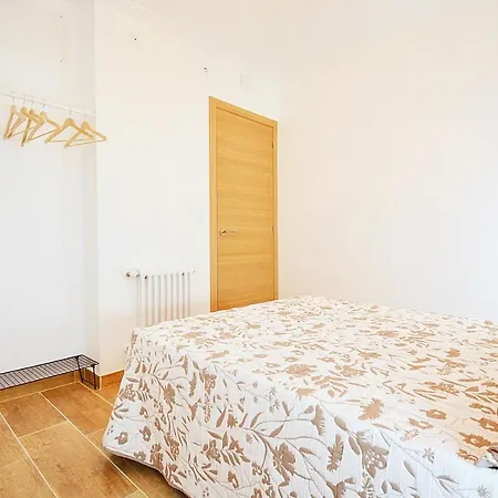 Galihost - Casa Con Jardín En *