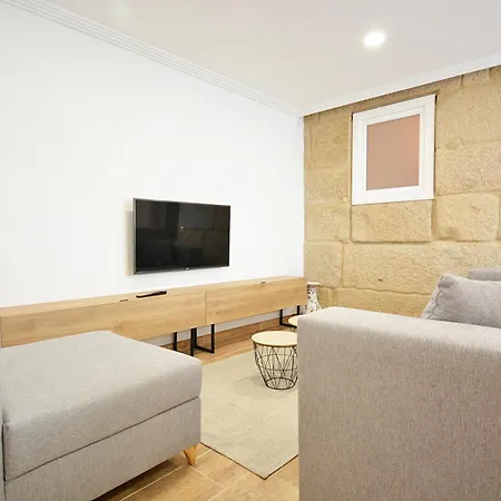 Galihost - Casa Con Jardín En *