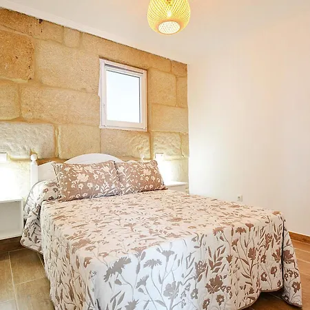 Galihost - Casa Con Jardín En Pontevedra